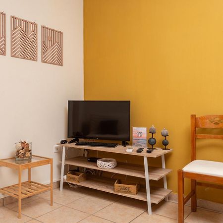 Mini Art Apartments Gerani  Екстериор снимка