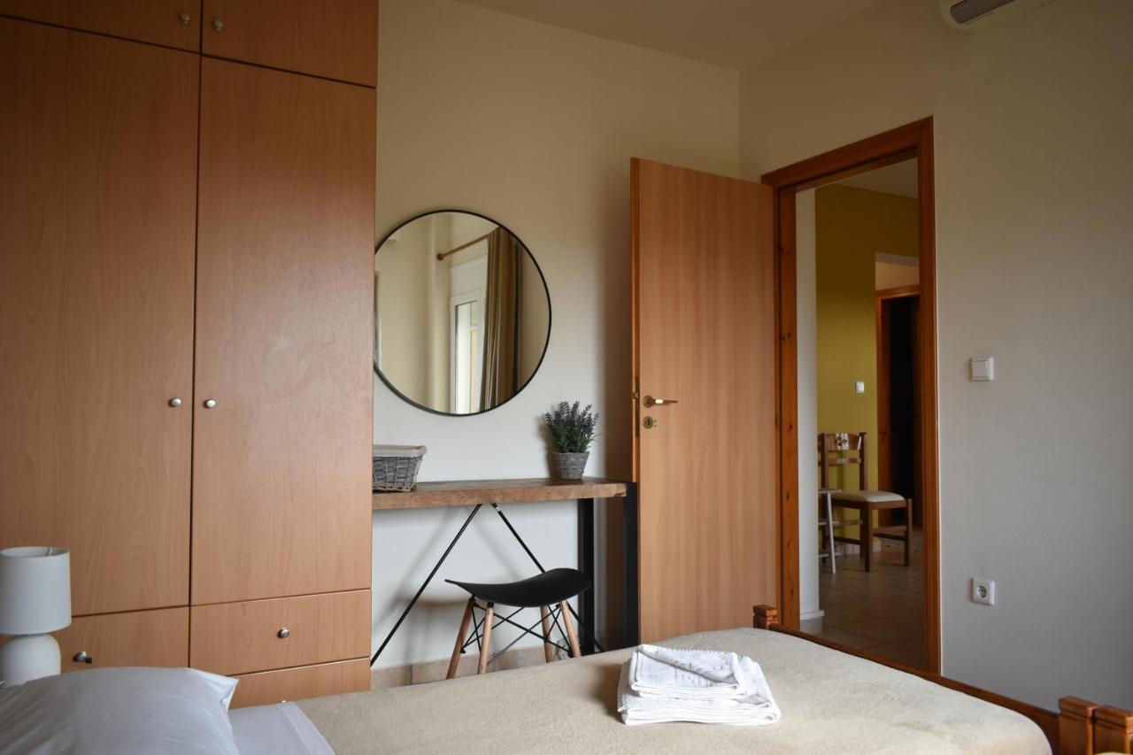 Mini Art Apartments Gerani  Екстериор снимка