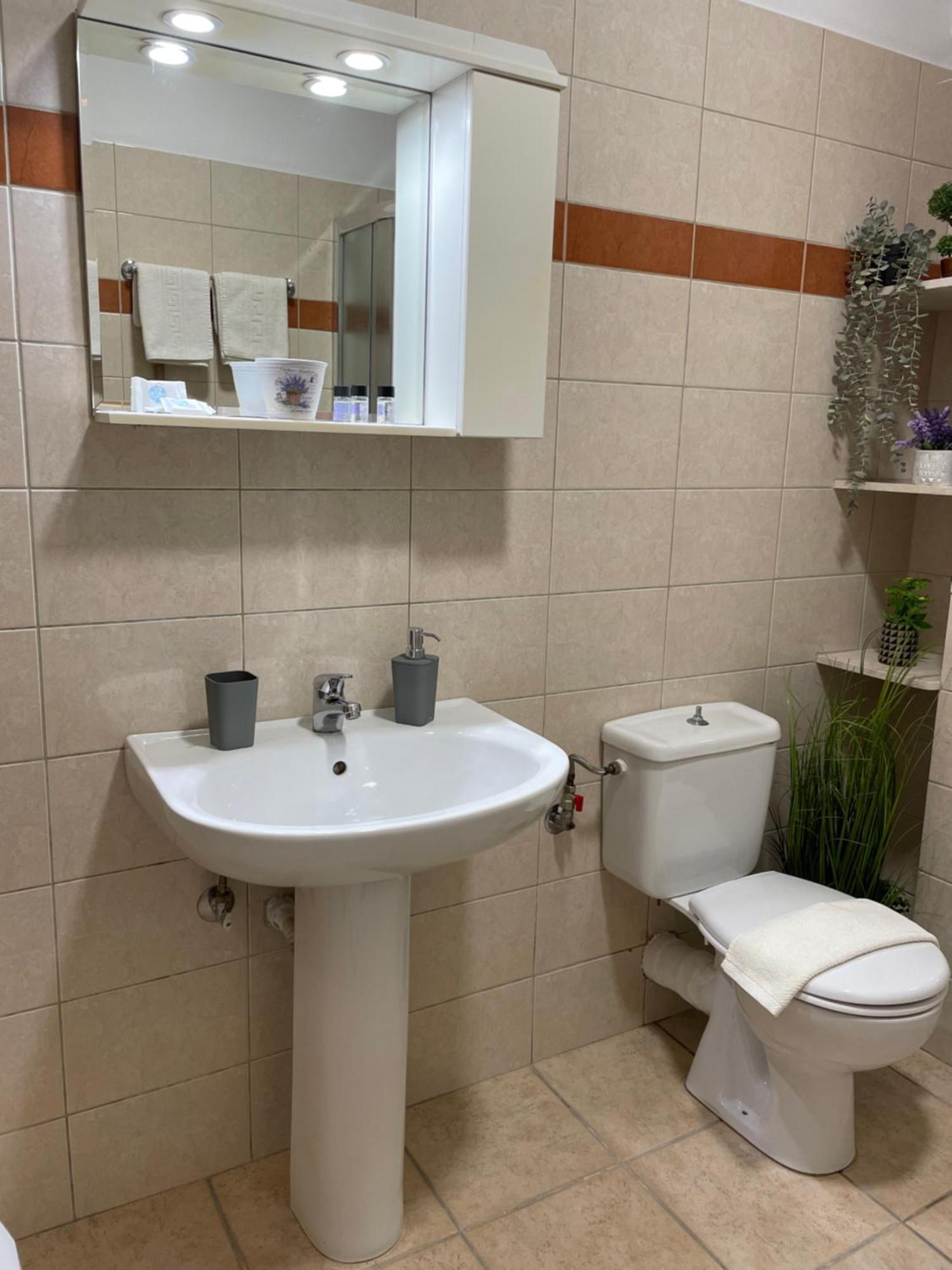 Mini Art Apartments Gerani  Екстериор снимка