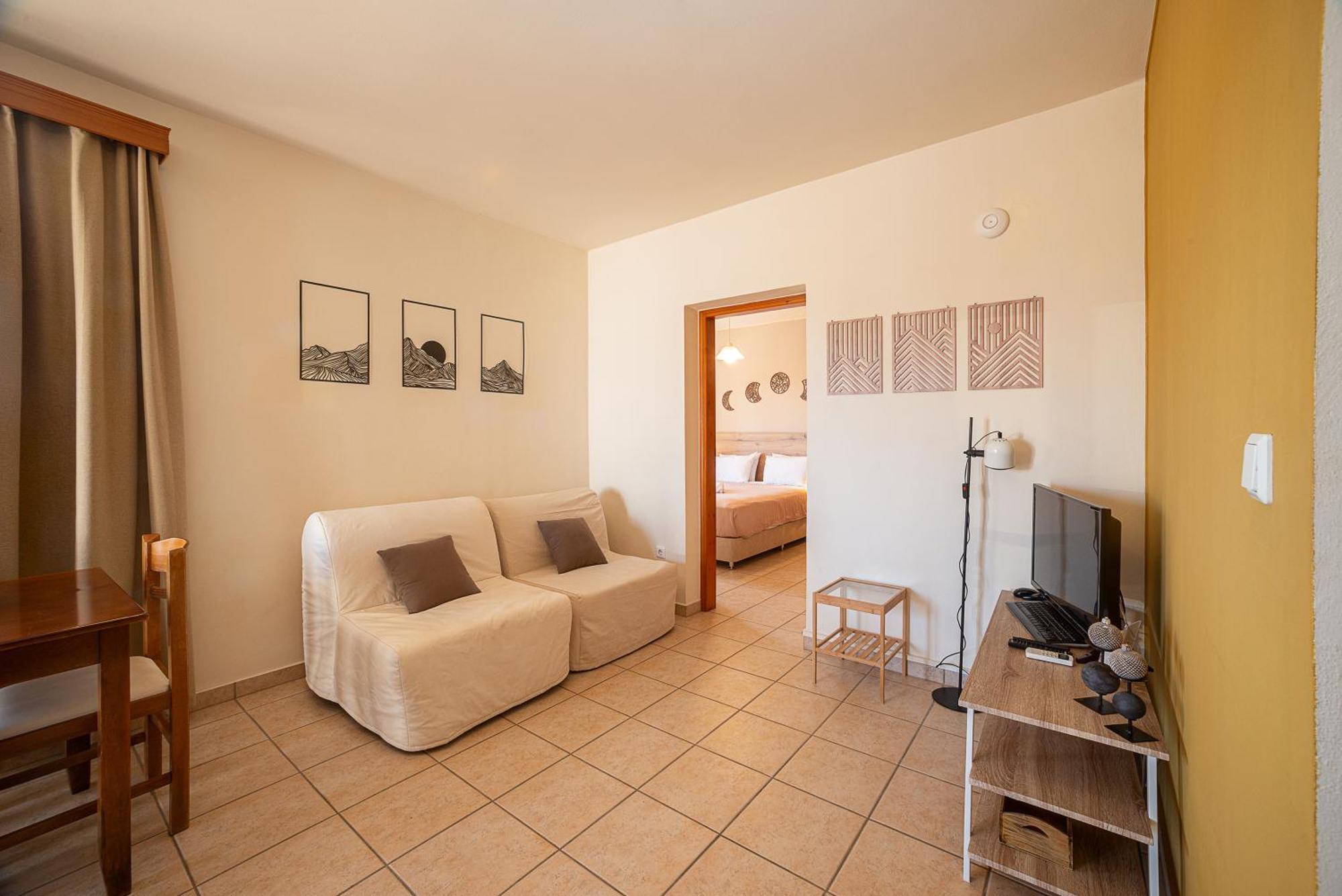 Mini Art Apartments Gerani  Екстериор снимка
